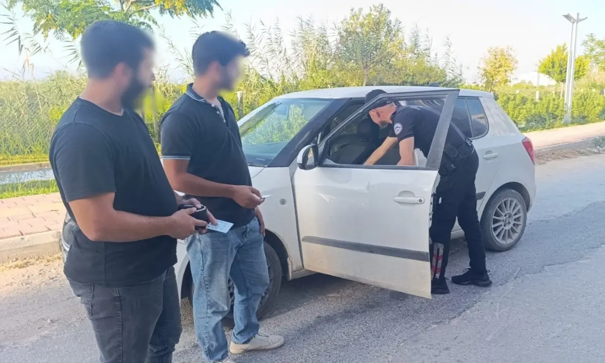 antalyada-buyuk-asayis-uygulamasi-10-bin-kisi-sorgulandi-1442-arac-denetlendi-3.webp