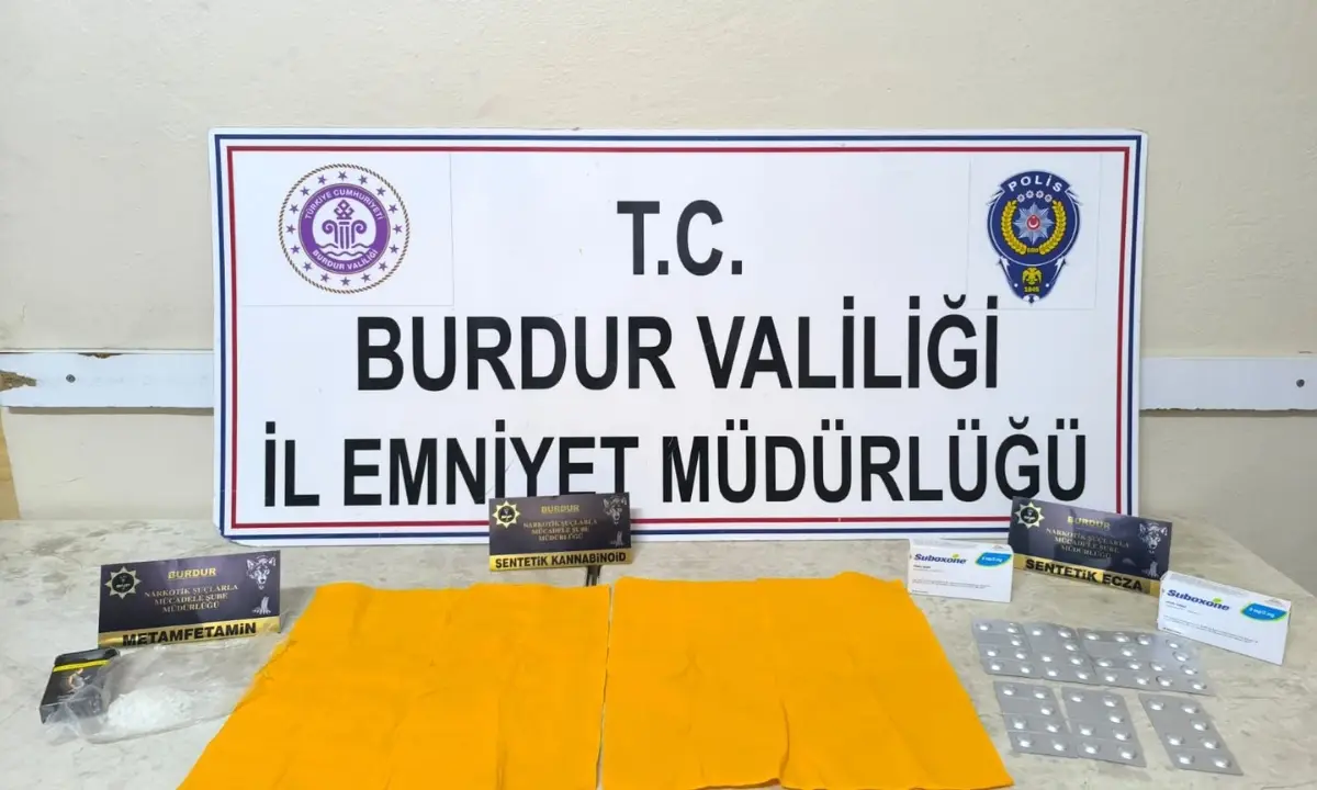 bucakta-takip-edilen-araclardan-cikan-uysturucular-sasirtti-2-akdeniz-gercek.webp