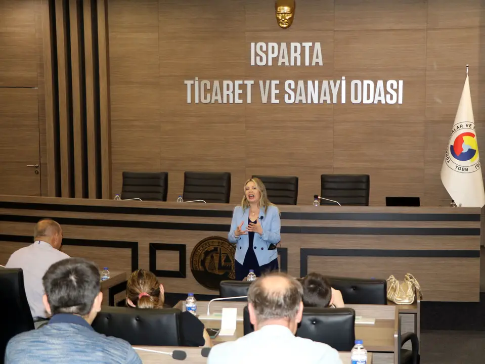 akademisyen-ispartada-anlatti-karatas-golunun-kurumasini-aglayarak-izledim-2.webp