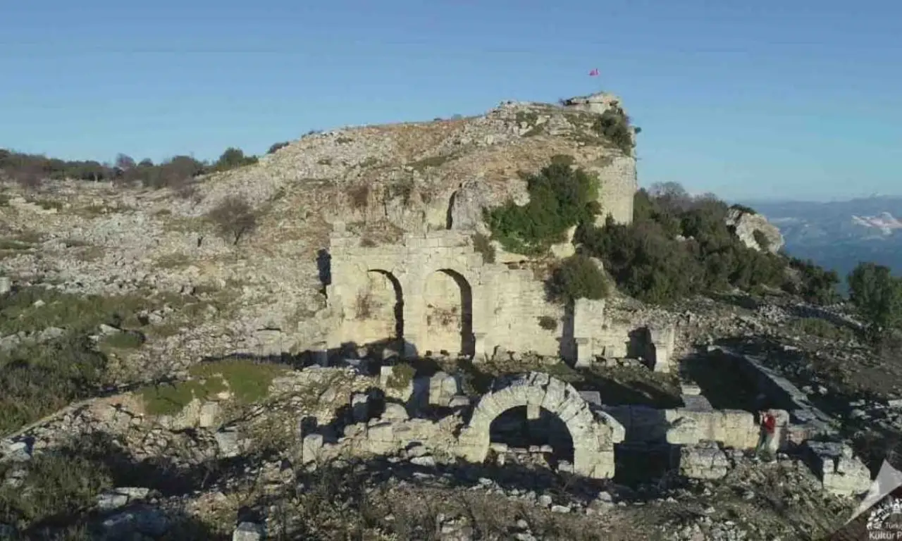 akdenizgercekburdurun-binlerce-yillik-antik-kenti-kremnada-tarih-uyaniyor4.webp