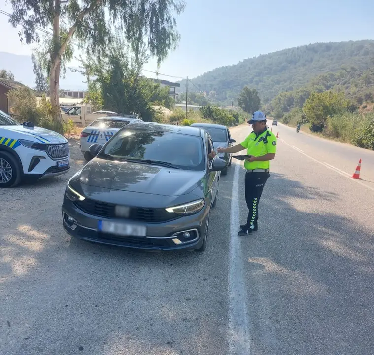 antalyada-7-gunde-17-bin-surucuye-ceza-rekor-hiz-yapanlarda-4.webp