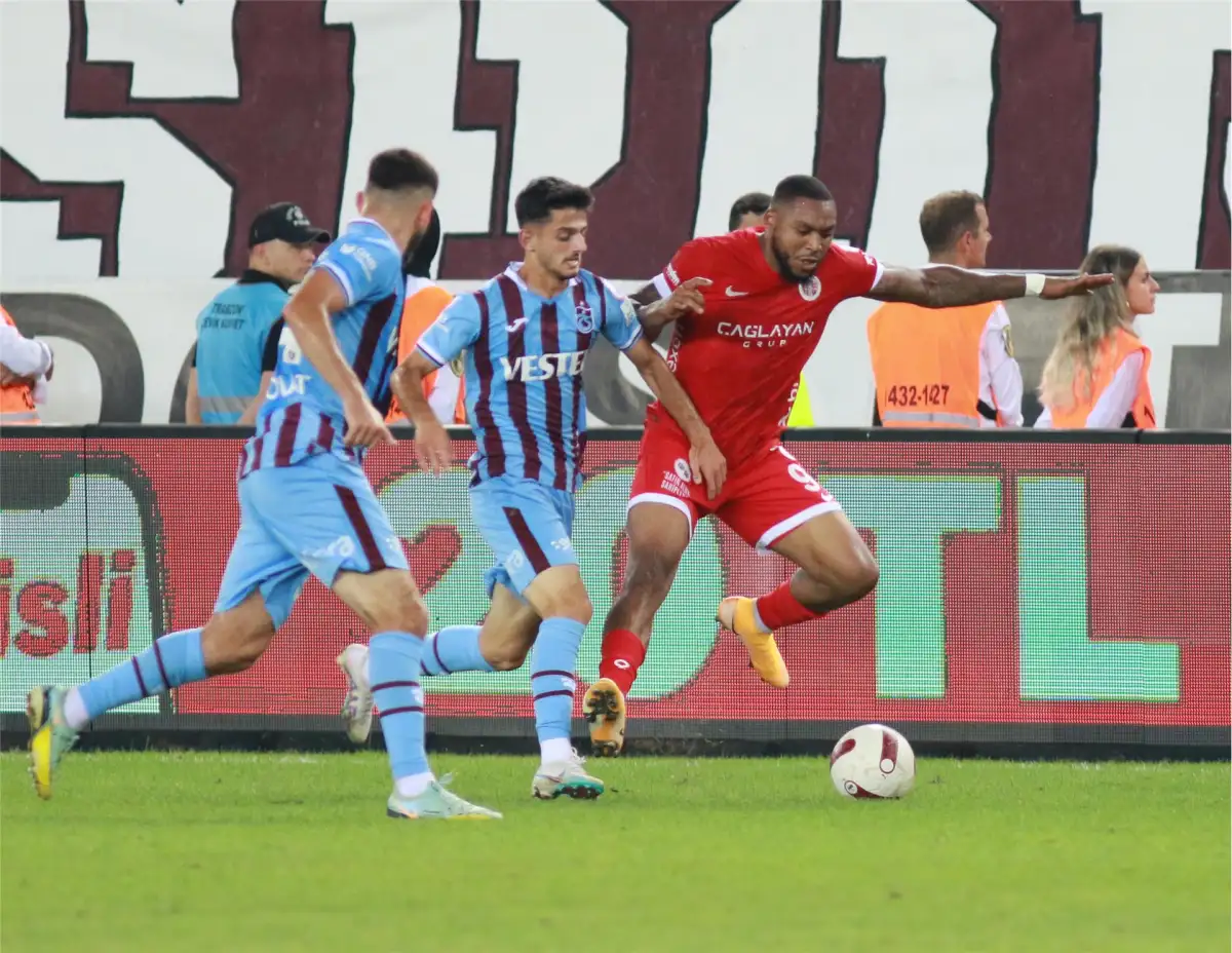 akdenizgercektrabzonspor-antalyaspor-5.webp