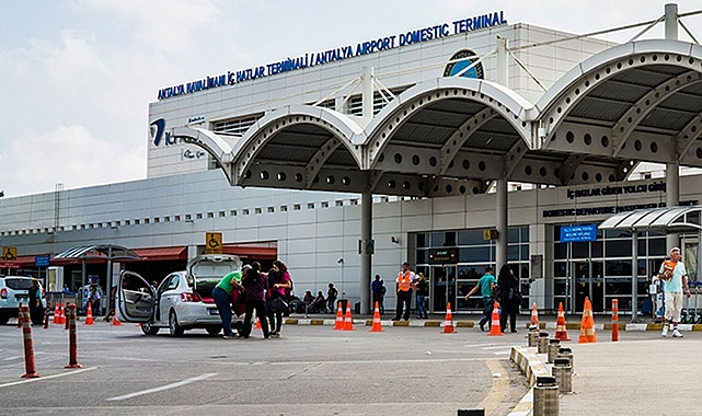 antalya-havalimani-ndan-rekor-geldi-7360.webp