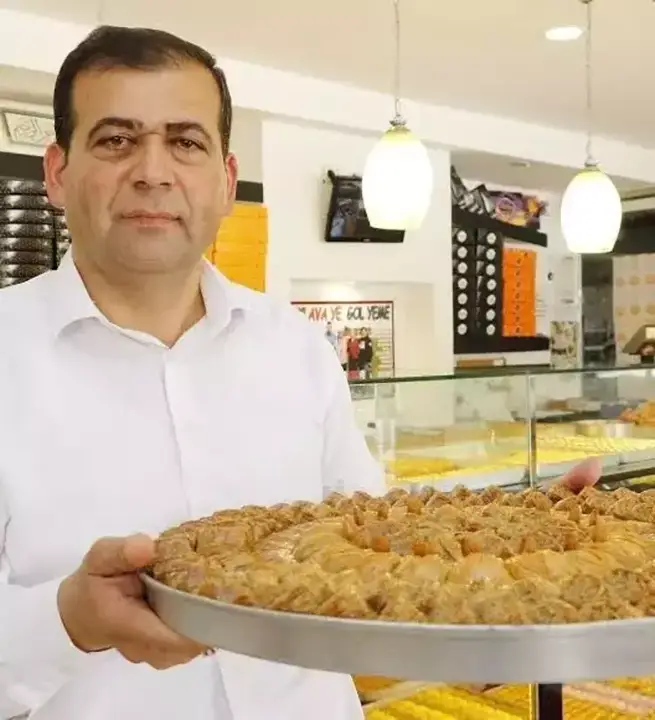 antalya-pastacilar-odasi-baskani-calisanini-ve-arkadasini-vurup-canina-kiydi-2.webp