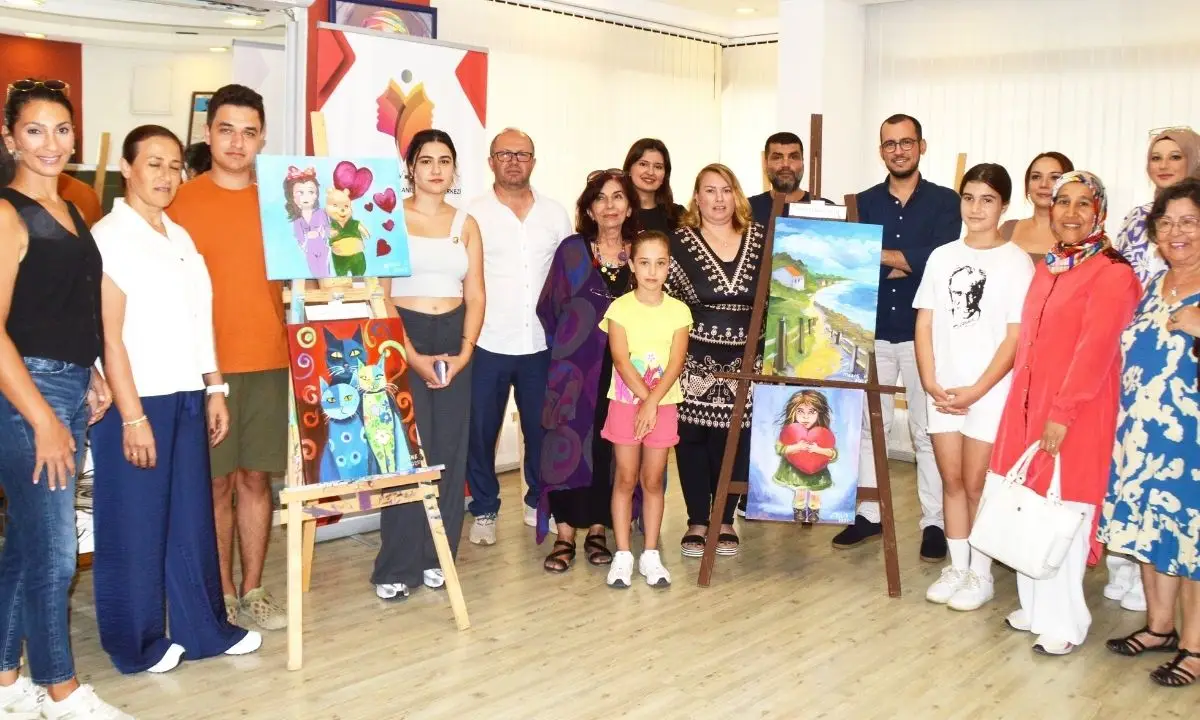 antalyada-kucuk-ressamlarin-ilk-sergi-heyecani-2.webp