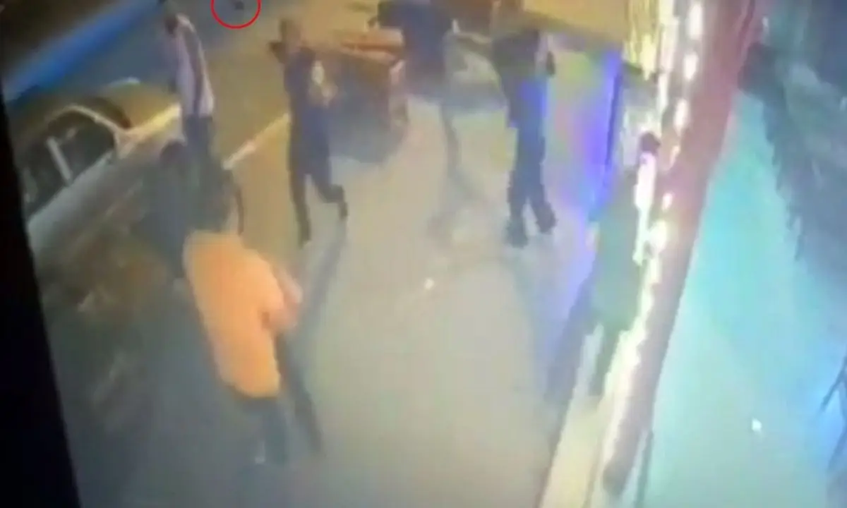 antalyada-pastane-cinyeti-kamerada-oda-baskani-2-kisiyi-boyle-vurdu-3.webp