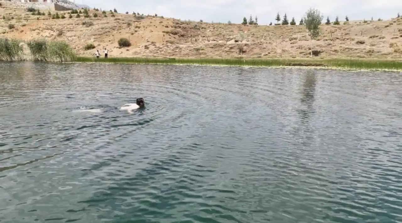 antalyanin-toroslarin-zirvesinde-dogal-havuz-dipsiz-gol-4.webp