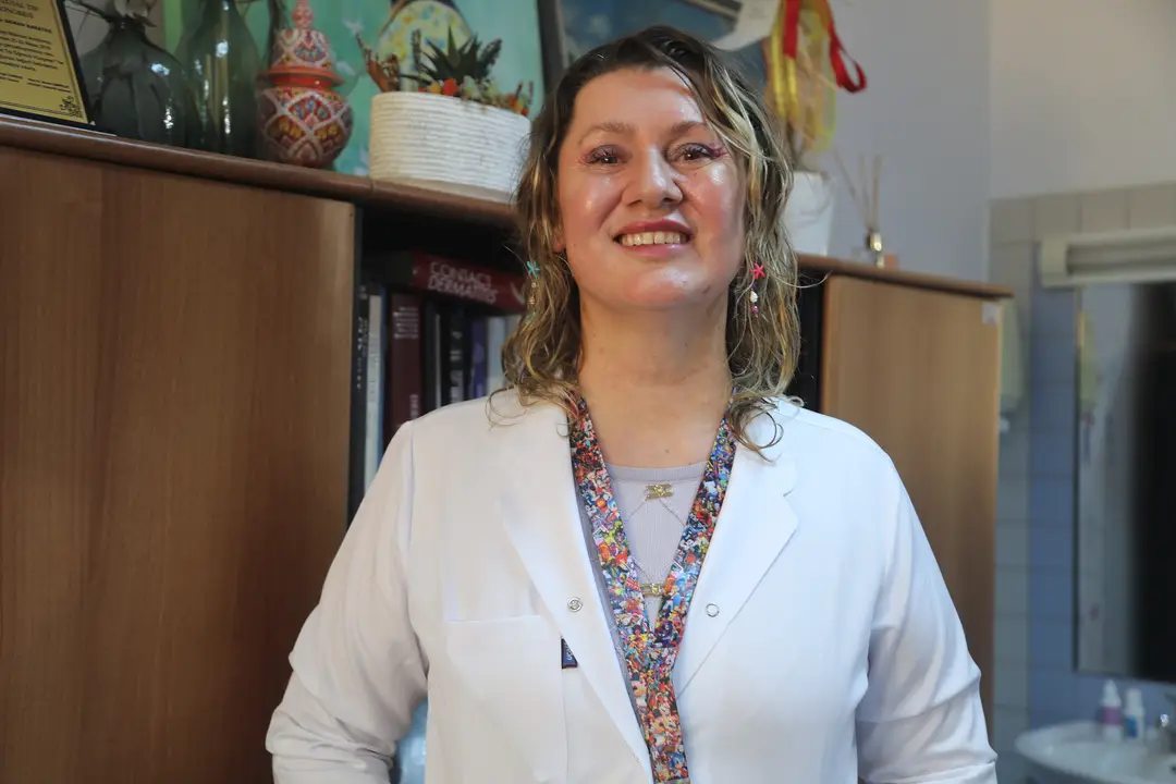 sahillerde-alarm-antalyada-denize-girenlerde-saglik-sikayetleri-cogaldi-5.webp