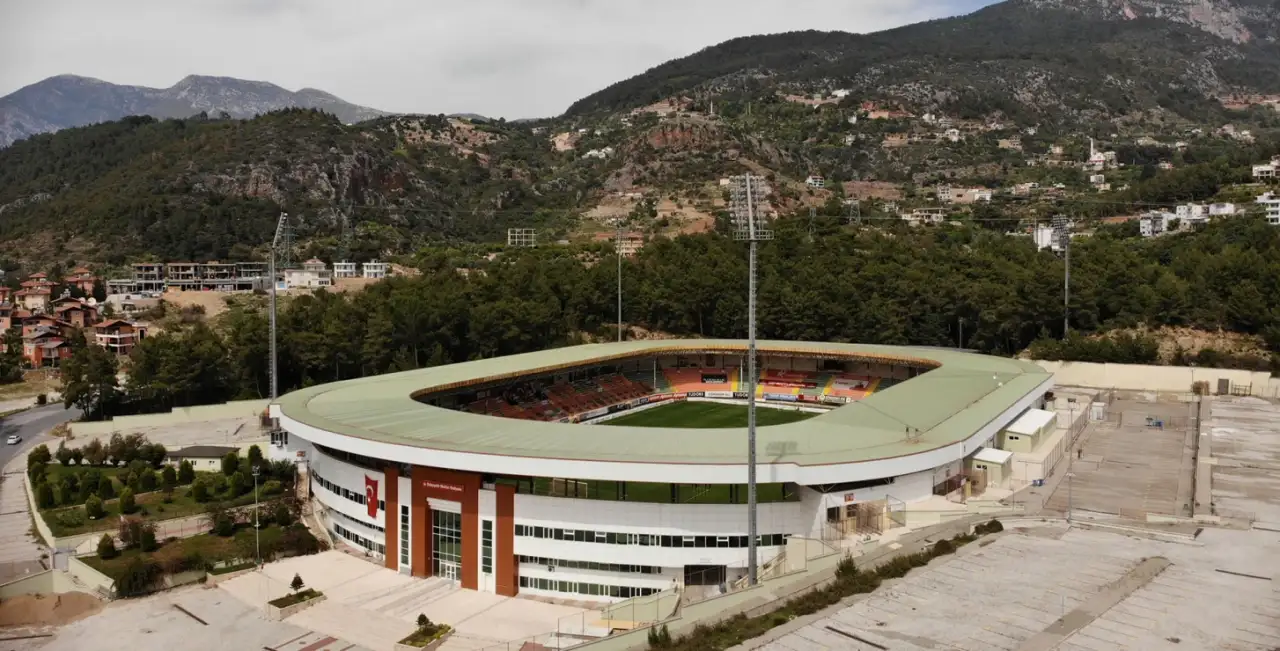 alanya-oba-stadyumu2xakdenizgerceks.webp