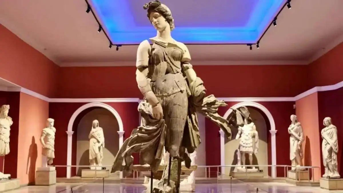 antalya-muzesinde-yikim-var-rapor-yokantalya-muzesinde-yikim-var-rapor-yok-1.webp