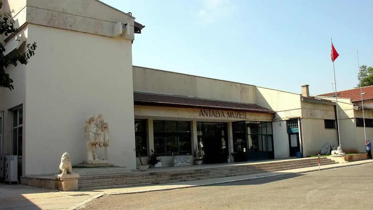 antalya-muzesinde-yikim-var-rapor-yokantalya-muzesinde-yikim-var-rapor-yok-2.webp