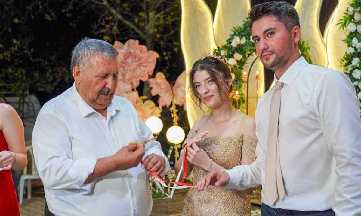 kasta-gorkemli-nisan-toreni4.jpg