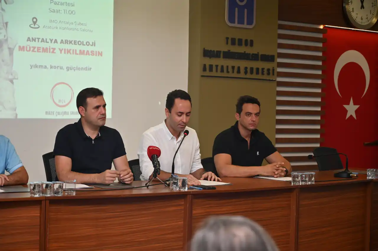 mo-antalyadan-antalya-arkeoloji-muzesi-yikimi-tepkisi-kultur-bakanligina-cagri-5.webp