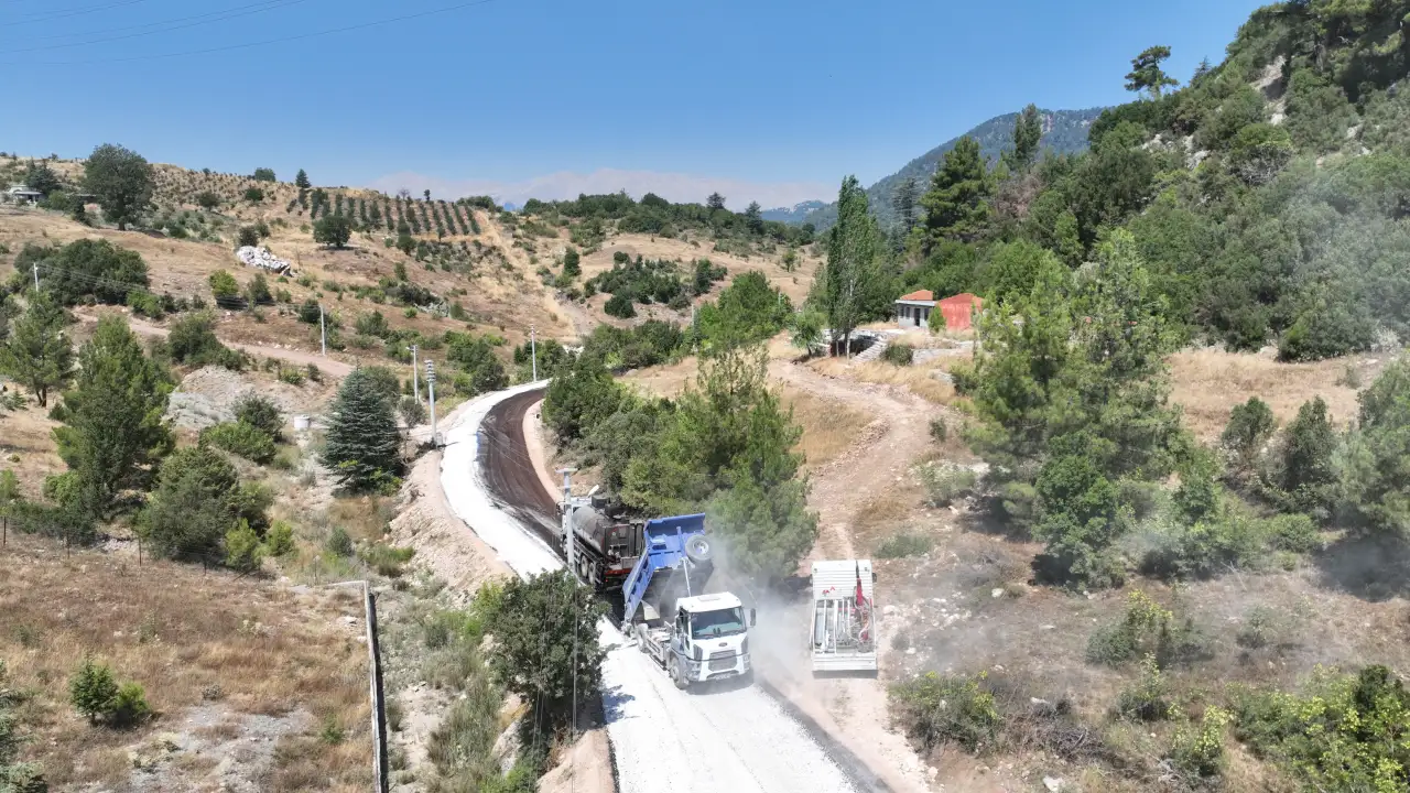 ovacik-mahallesinin-3-5-kilometrelik-yolu-asfaltla-bulustu-2akdenizgerceks.webp