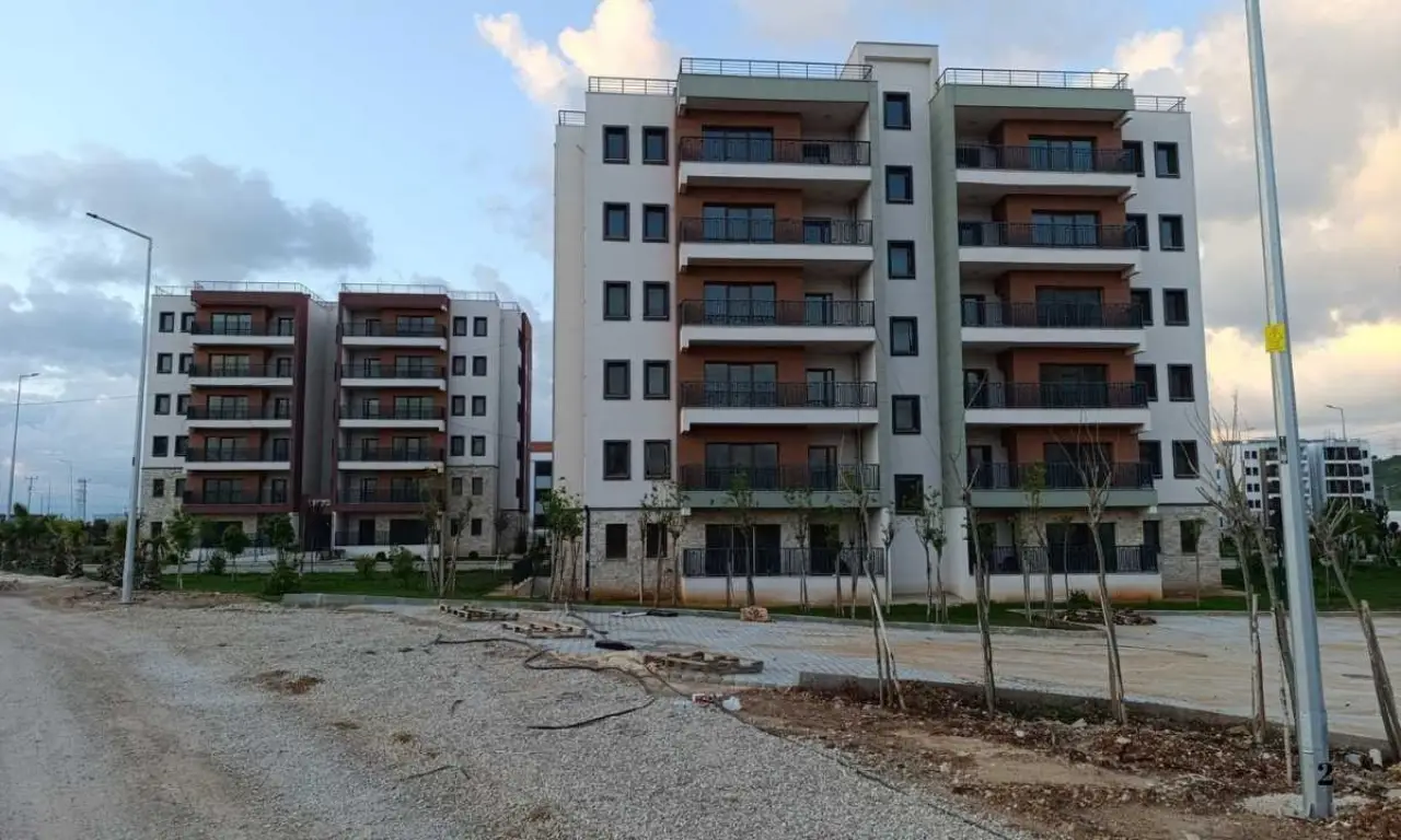 akdenizgercekserik-yukarikocayatak-toki-konutlarinda-evler-tamam-altyapi-yok2