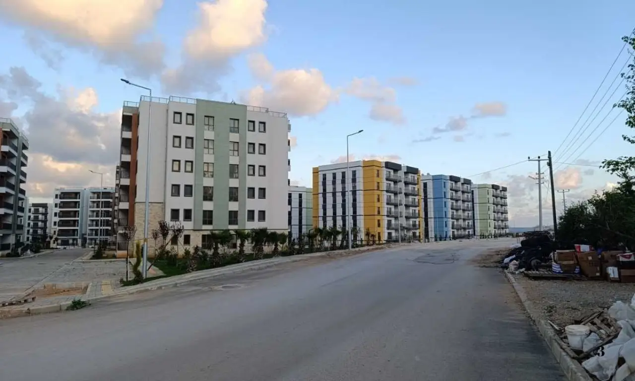 akdenizgercekserik-yukarikocayatak-toki-konutlarinda-evler-tamam-altyapi-yok3