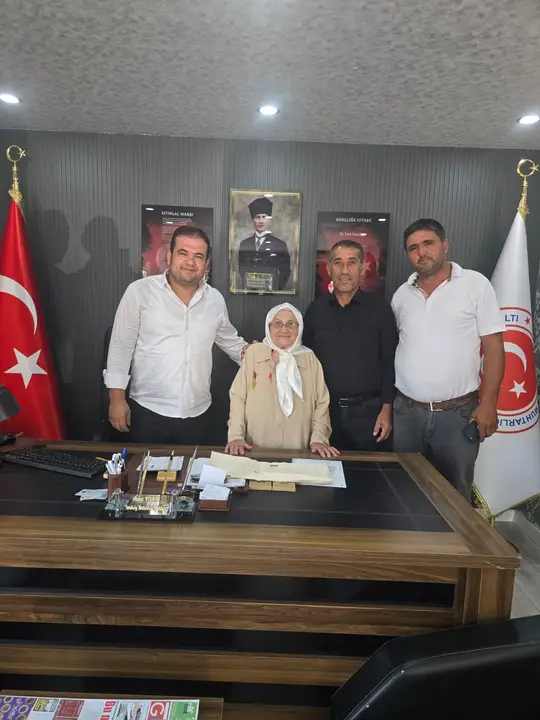 antalyada-baba-yadigari-istiklal-madalyasi-calindi-88-yasindaki-cennet-teyzeyi-sevindiren-gelisme-3.webp