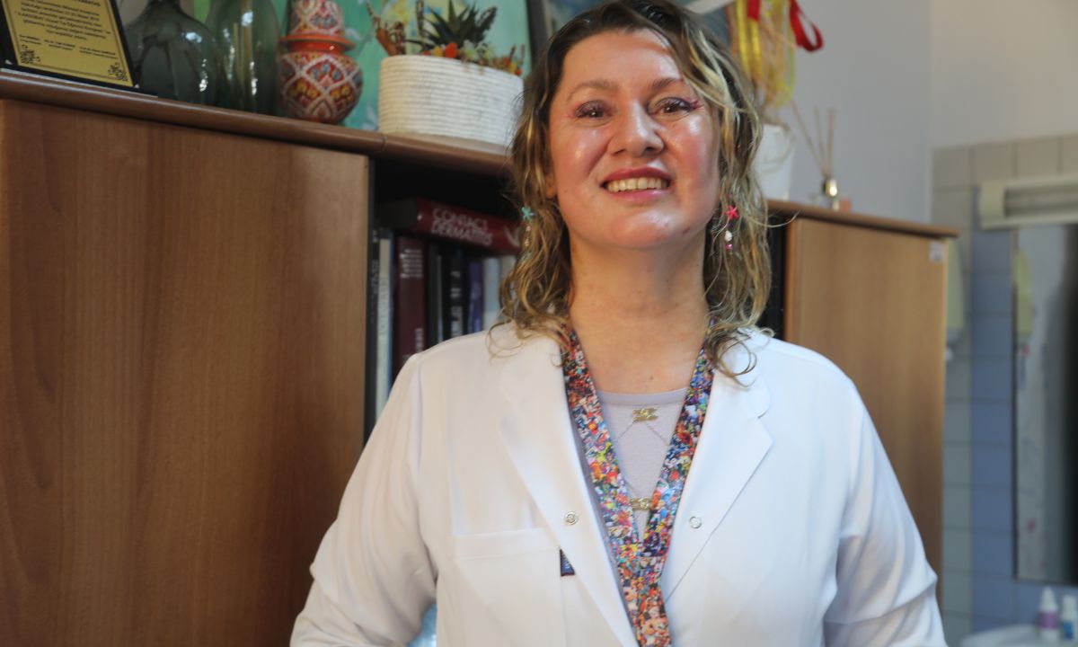 Antalya'da Denize Girenin Cilt Rengi Değişiyor! Riskleri Bir Bir Sıraladı- Akdeniz Üniversitesi Tıp Fakültesi Dermatoloji Anabilim Dalı Öğretim Üyesi Prof. Dr. Ayşe Akman