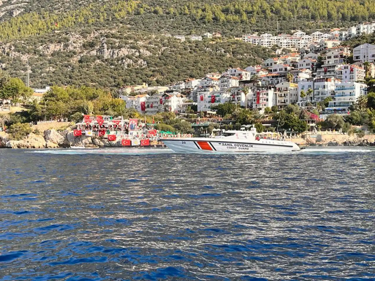 30-agustosta-sahil-guvenlik-gemileri-antalyada-halkla-bulusacak-5.webp
