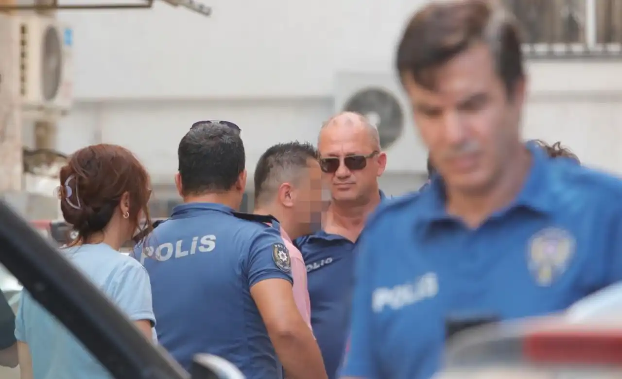 antalyada-bosanmak-istemeyen-es-balkona-cikarak-intihara-kalkisti-2.webp