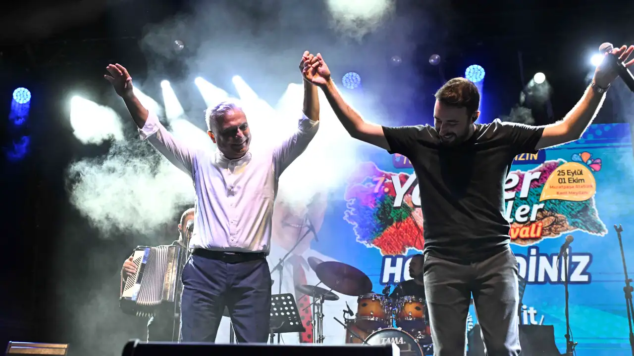 antalyada-o-tarihte-toplu-ulasim-ucretsiz-oldusabahat-akkiraz-antalyada-muzik-ziyafeti-sunacak-3.webp