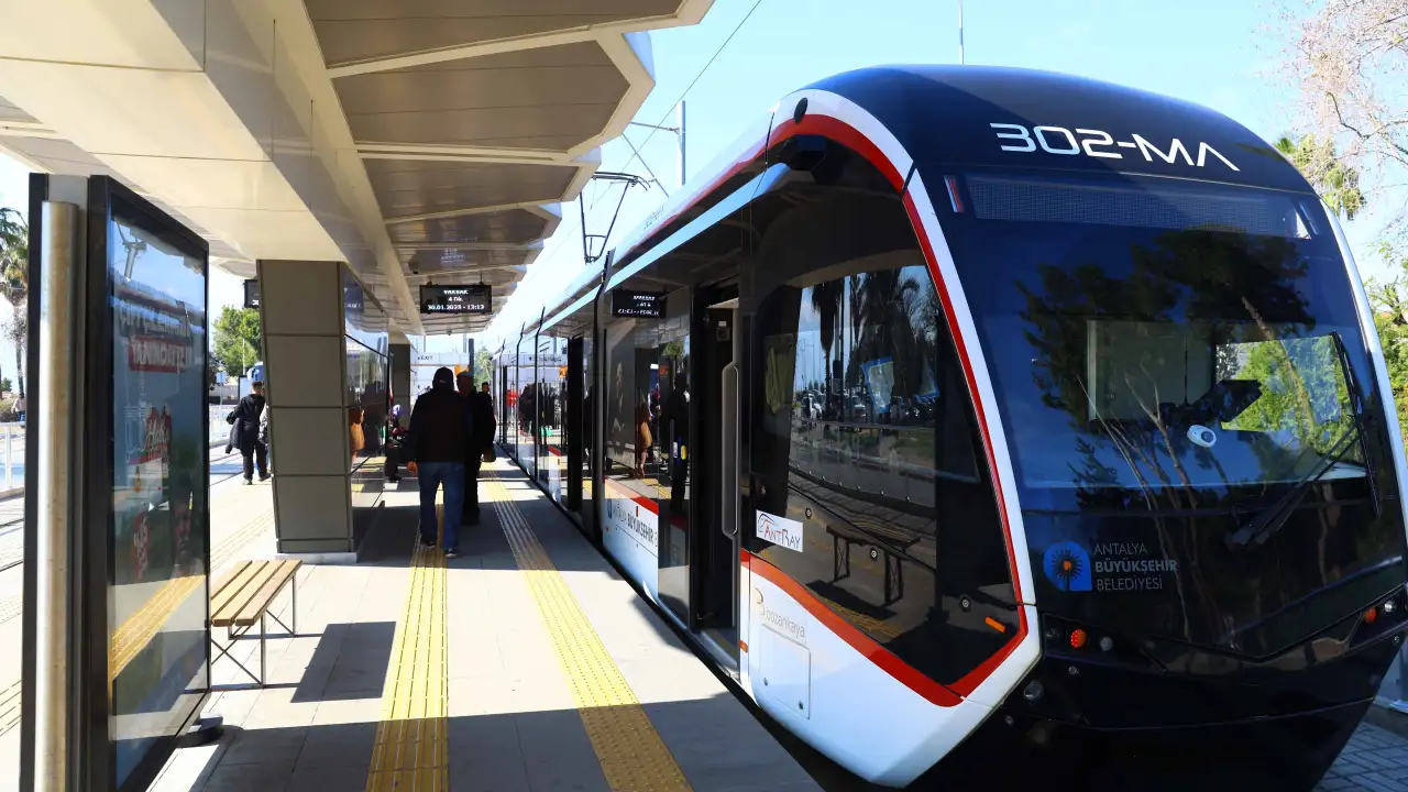 antalyada-o-tarihte-toplu-ulasim-ucretsiz-olduucretsiz-ulasim-1.webp