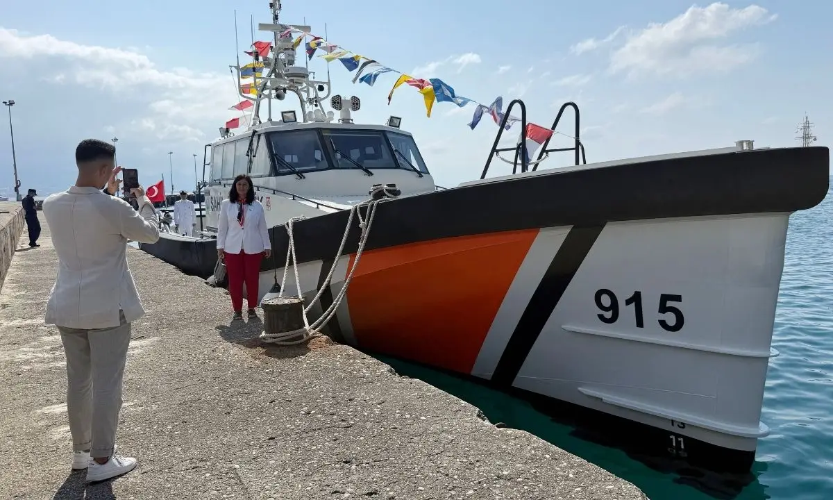 tcsg-915-sahil-guvenlik-botu-alanyada-halka-acildi-3.webp