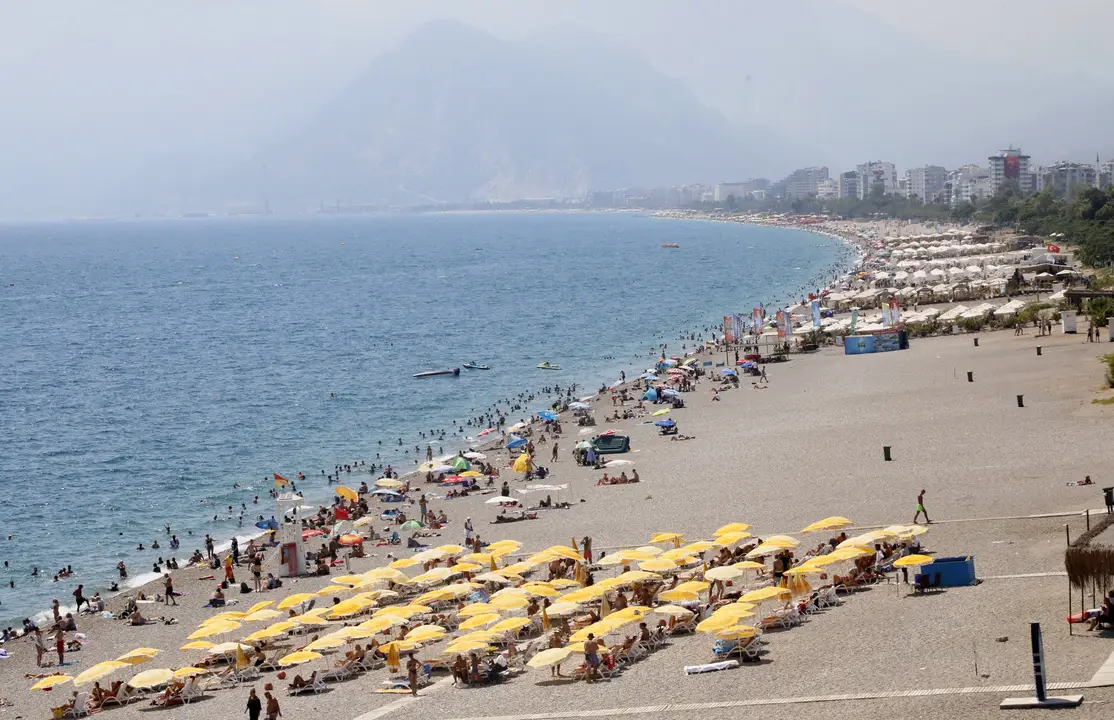 antalyada-agustos-33-derece-ile-bitti-eylul-de-farkli-olmayacak-2.webp
