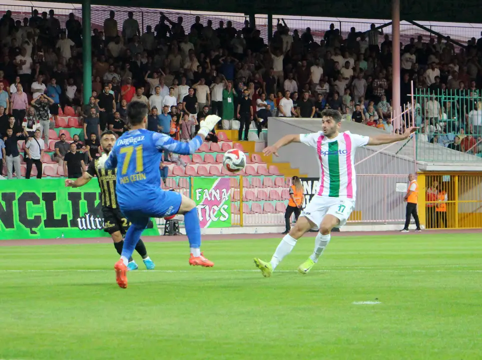 isparta-32-spordan-son-dakika-zaferi-81de-3-puan-geldi-3.webp