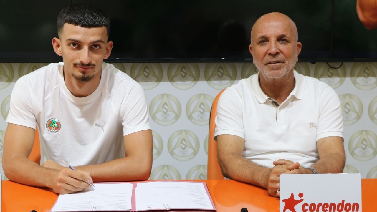 Alanyaspor’dan 4 Transfer Birden! İşte Yeni Sezonun Güçlü Kadrosu (1)