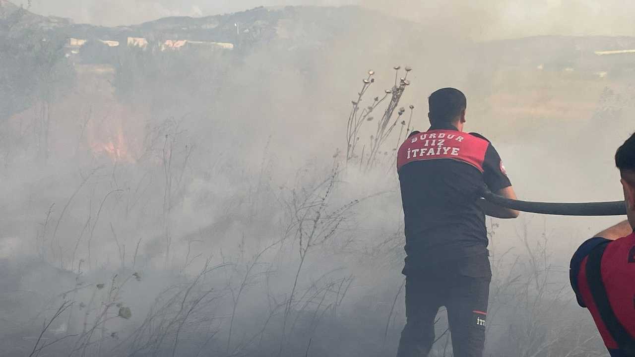 Burdur’da 50 Dönümün Kül Olduğu Yangının Nedeni Araştırılıyor 3