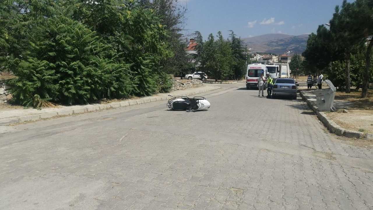 Isparta'da Motosiklet Kazası Ucuz Atlatıldı (1)