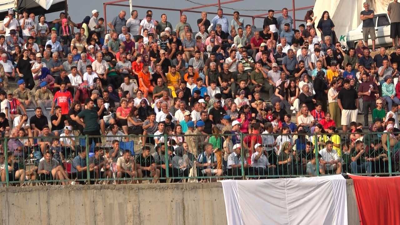 Mersin Erdemli’de Eşi Benzeri Görülmemiş Futbol Turnuvası2