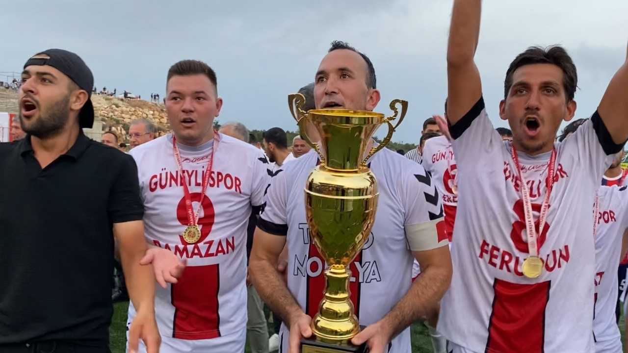 Mersin Erdemli’de Eşi Benzeri Görülmemiş Futbol Turnuvası4