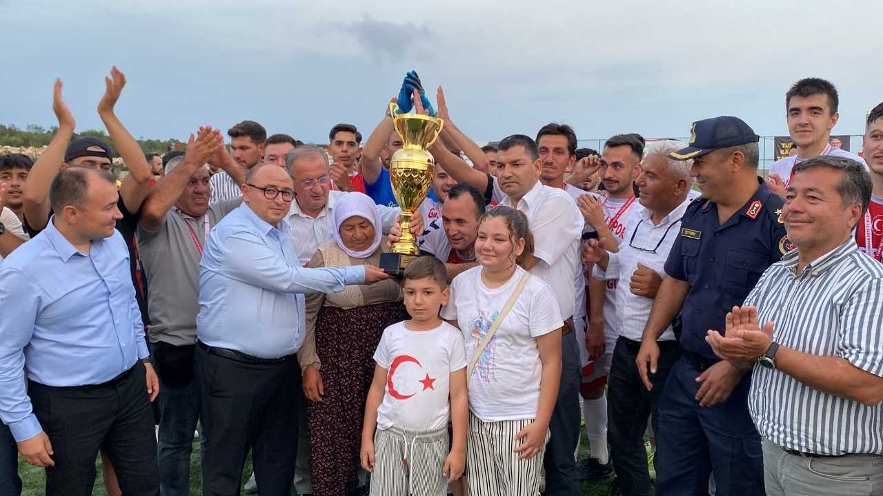 Mersin Erdemli’de Eşi Benzeri Görülmemiş Futbol Turnuvası5