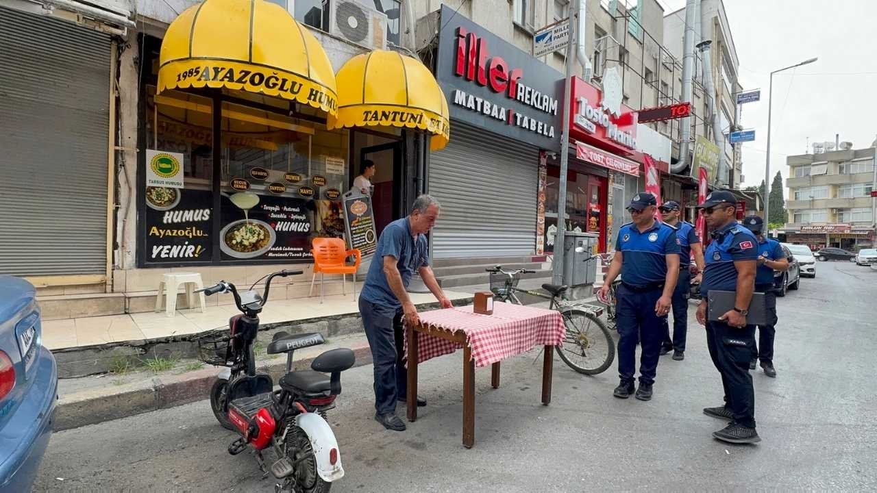 Mersin Tarsus’ta Kaldırım İşgaline Geçit Verilmiyor 3