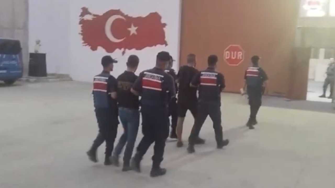 Mersin’de Ormanı Benzinle Yakanlar Kıskıvrak Yakalandı3