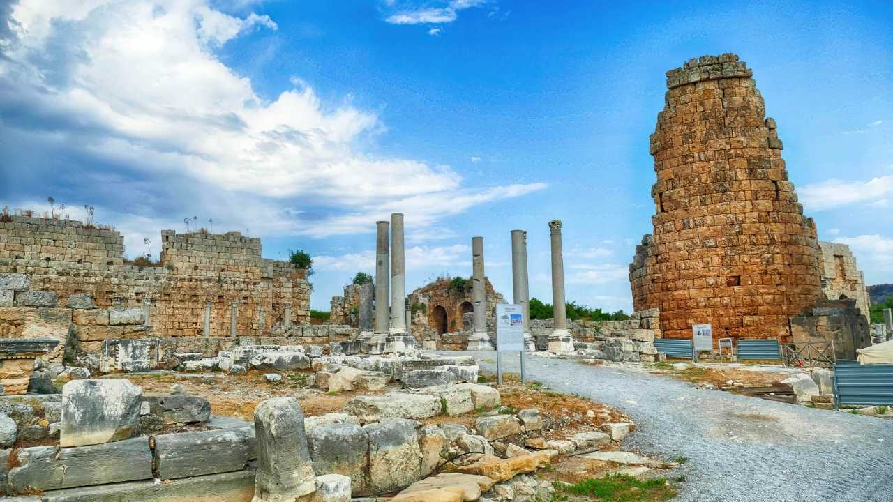 Perge Antik Kenti – Antalya, Aksu