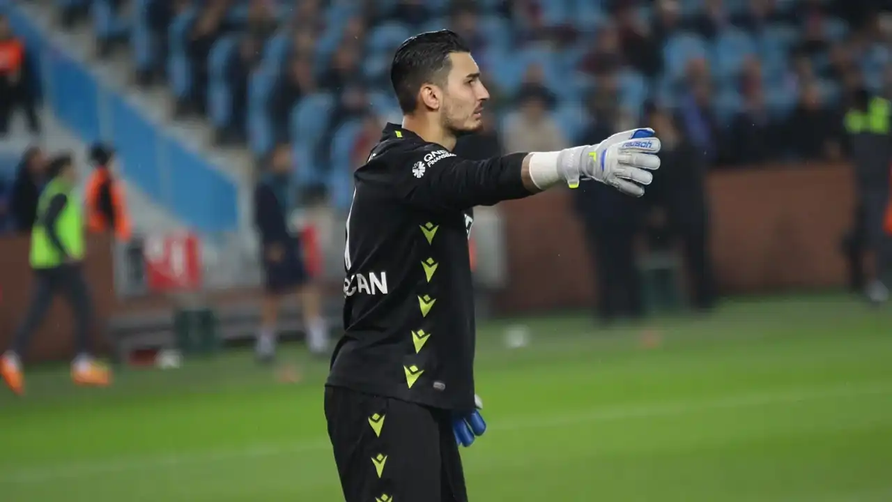 galatasaray-ugurcan-cakir-transferini-resmen-acikladi-kapa-bildirdi-4.webp