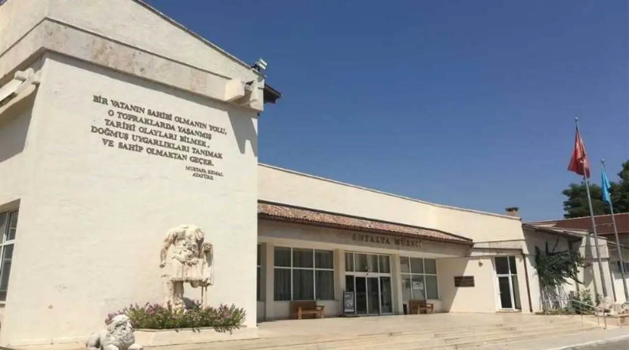 akdenizgercekantalya-muzesi-icin-asbest-ve-yikim-ruhsati-sorulari-yanitsiz-kaldi2.webp