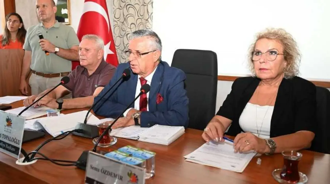 akdenizgercekkemer-belediyesi-meclisinden-beklenen-karar-cikti2.webp