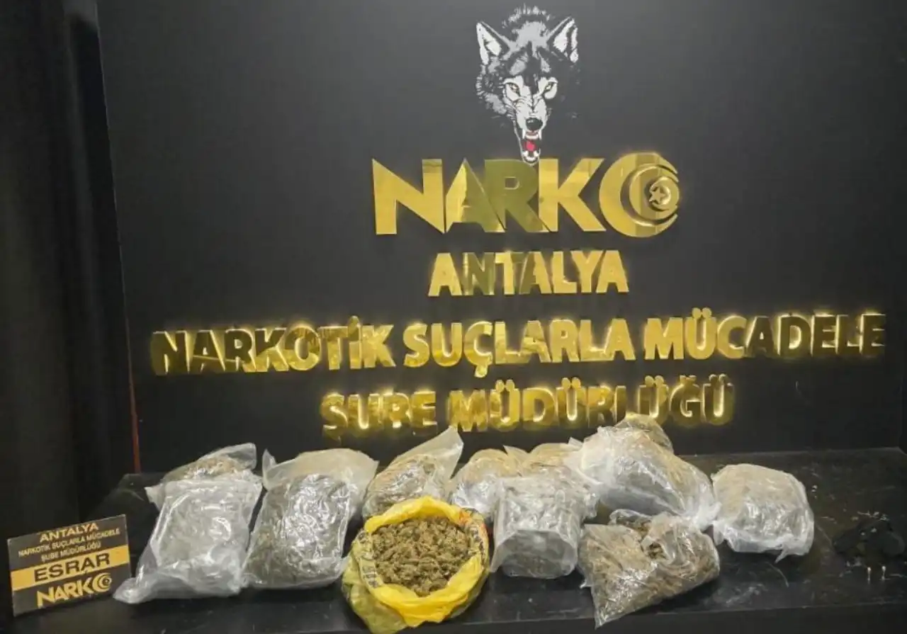 antalya-emniyeti-zehir-tacirlerine-gecit-vermedi-kilolarca-uyustrucu-ele-gecirildi-2.webp