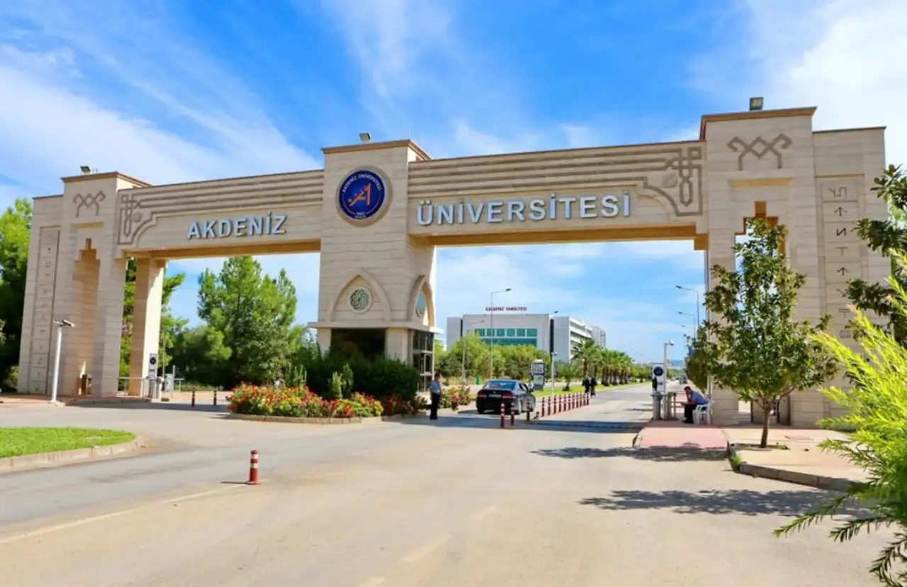 akdeniz-universitesinde-yemekhane-ucretlerine-zam-2akdenizgerceks-001.webp