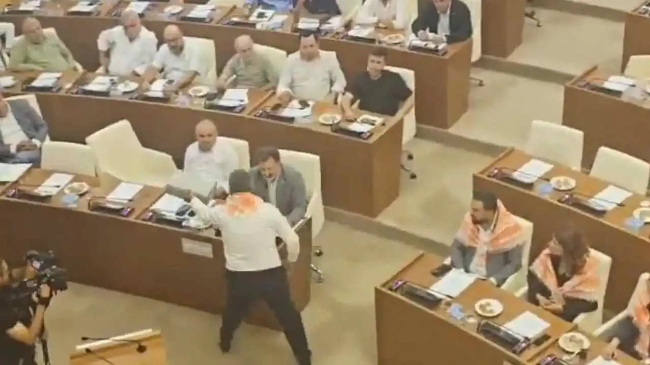akdenizgercek-chpli-balik-antalyanin-iradesi-gasp-ediliyor-2.webp