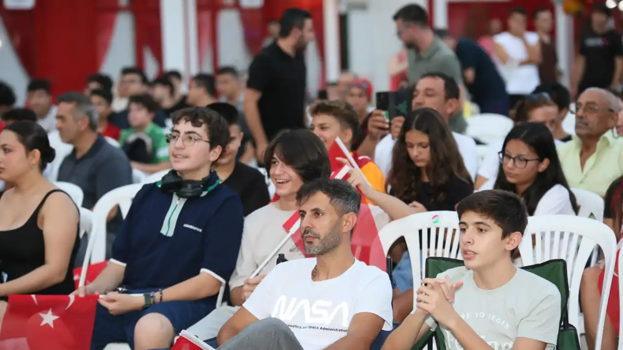 akdenizgercek-kepezde-milli-mac-coskusu-ve-sanat-bir-arada-yasandi-3.webp