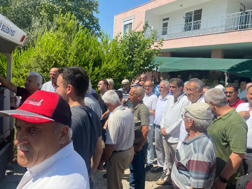 yi-parti-aksu-teskilati-yasta-halil-ibrahim-san-defnedildi-2.webp