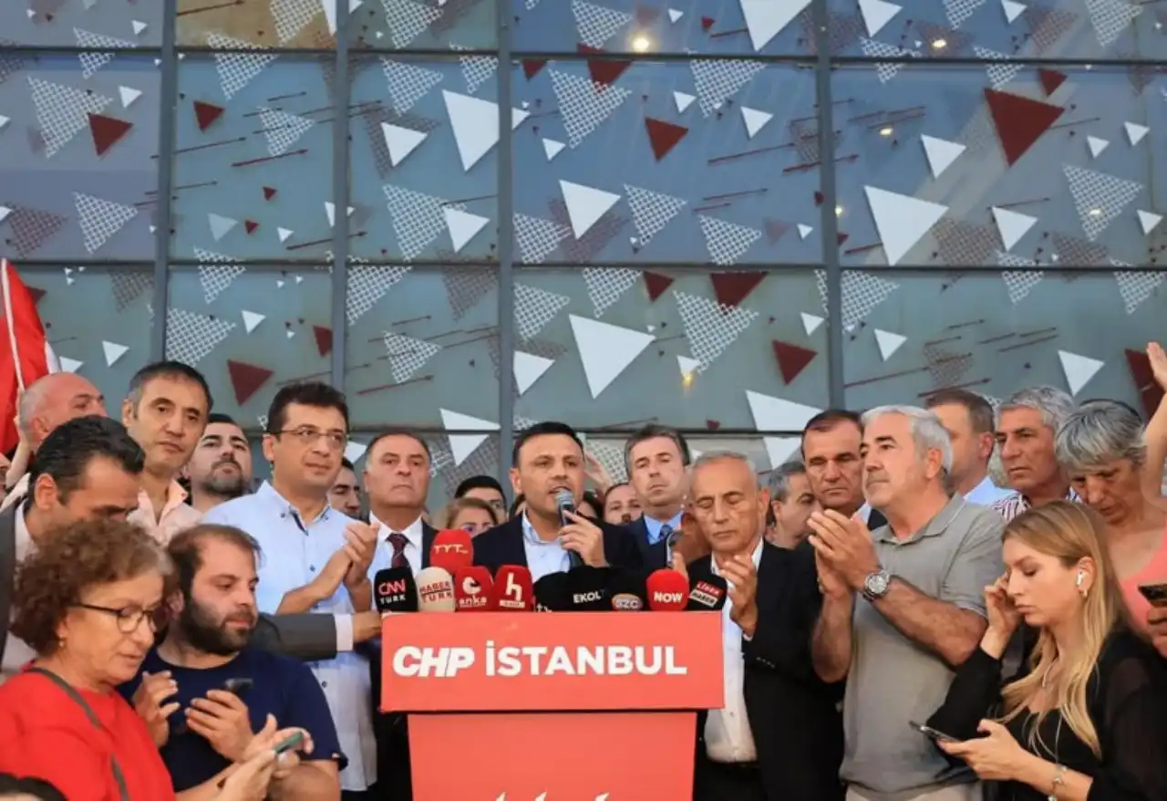 chpden-yeni-hamle-istanbulda-olaganustu-kurultaya-gidiyor.webp