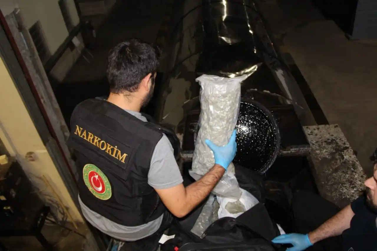 edirnede-sinir-kapisinda-yakalandi-114-kilo-uyusturucu-ele-gecirildi.webp
