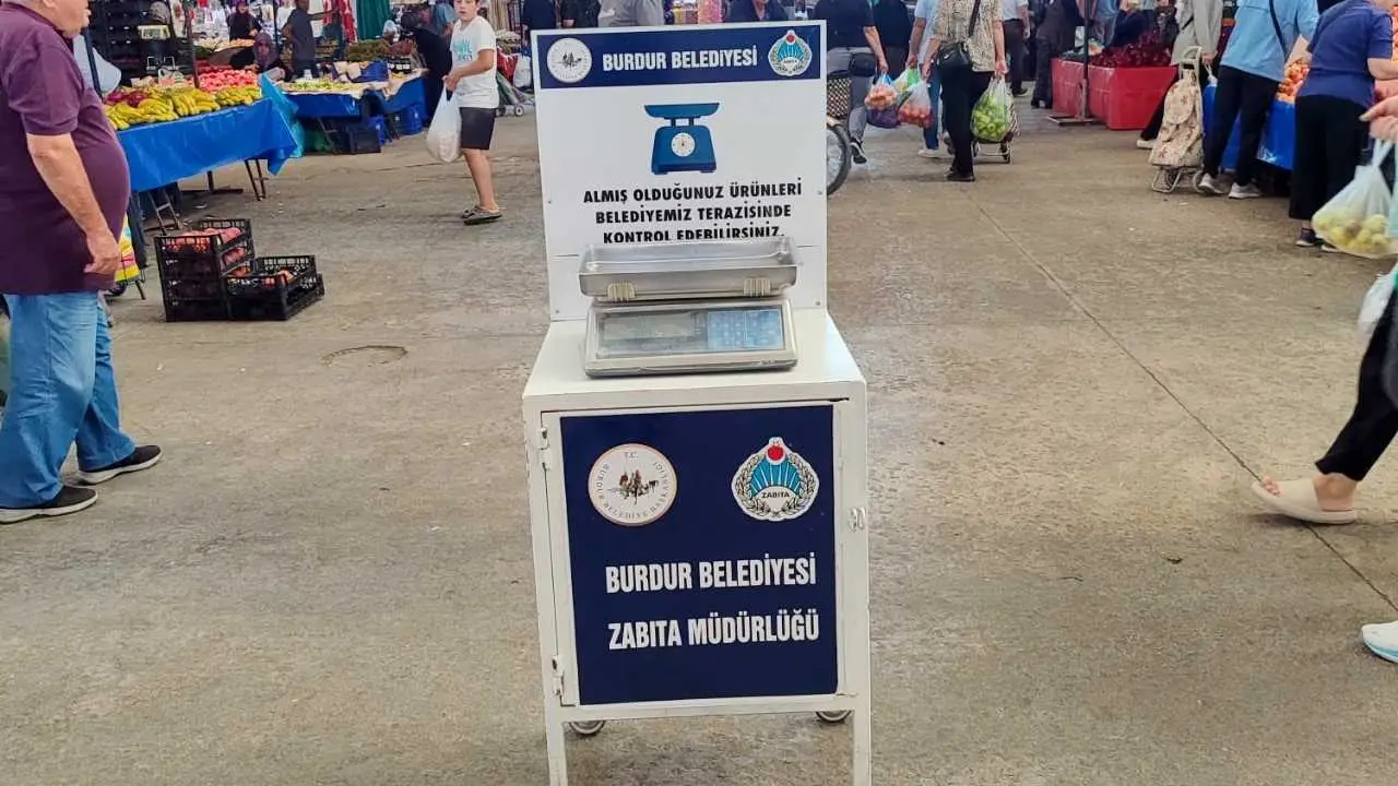 akdenizgercekburdur-pazarlarinda-hassas-tarti-uygulamasi-basladi3.webp