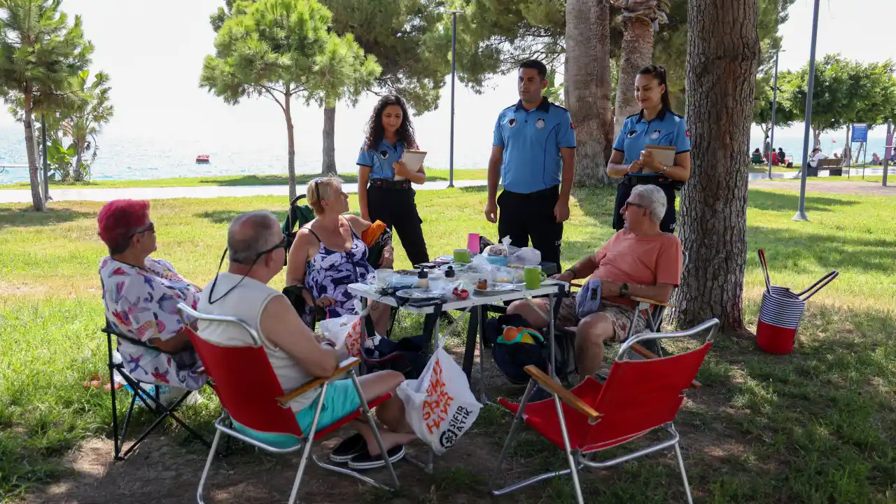 akdenizgercek-el-ele-plajlarimiza-sahip-cikacagiz-2.webp